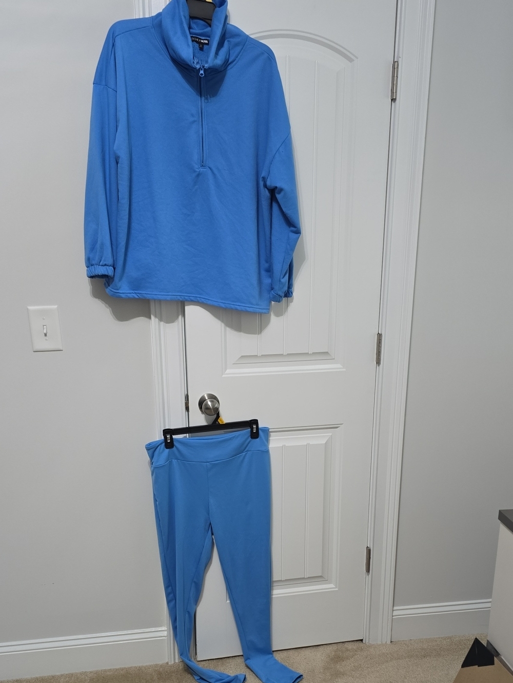 Womens Active Pullover & Leggings Set